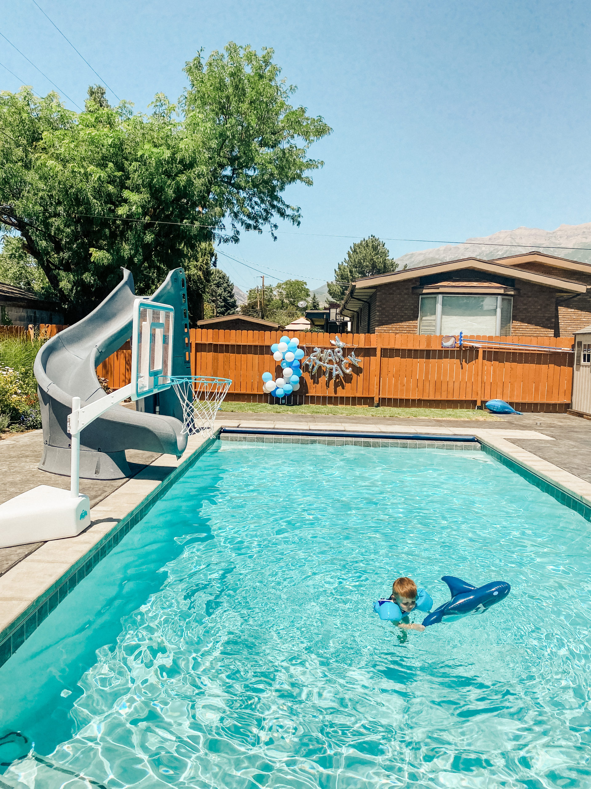 pool party